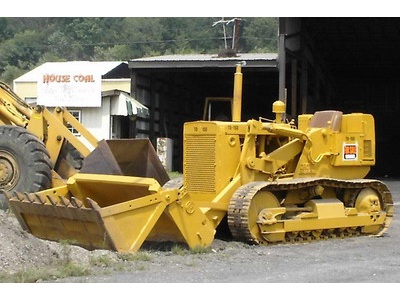 International 150 Track Loader 4w bucket