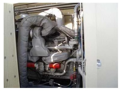 1998 750 KW, 60 Hz, 750 con Genset