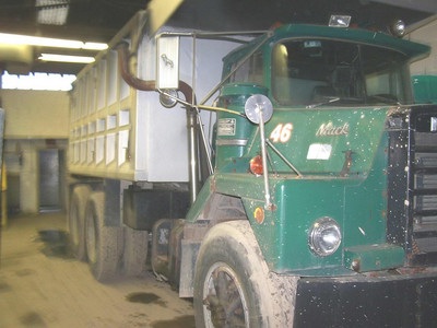 DM600 With 2200 Cubic Yard Aluminum Body