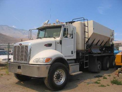 2005 Peterbilt 335  - $500 Cash Rebate!