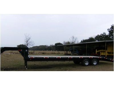 32 Gooseneck Trailer 