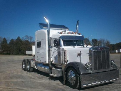 2004 Peterbilt 379EXHD White