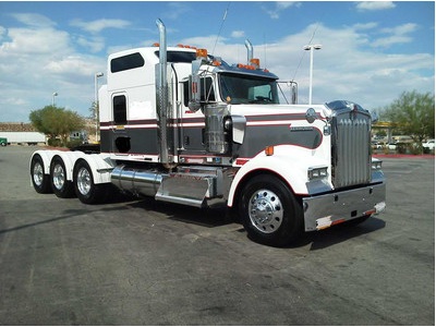 2013 Kenworth W900L Triaxle   $149,950