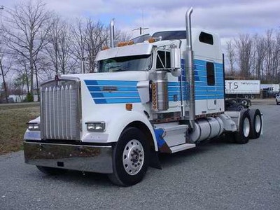 2001 Kenworth W900L $21500