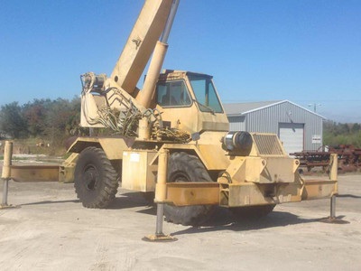 PRICED TO SELL! P&H OMEGA 18T CRANE