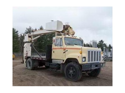 International Bucket Truck