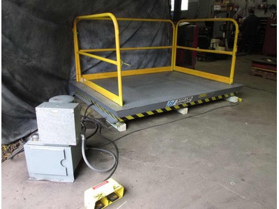 Portable Loading Dock 96"x 72" 5,000 Lbs