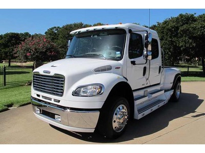 2008 Freightliner Sport Chassis M2 