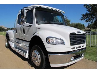 2008 Freightliner Sport Chassis M2 Cummi