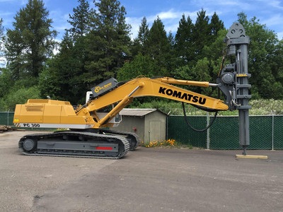 Komatsu PC300LC-5 with LoDril LLM-60
