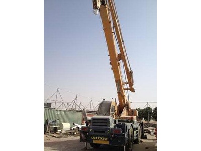 Tyre Mounted Crane - Abu Dhabi