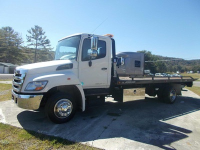 2011 Hino 258 Jerr Dan Rollback 24k