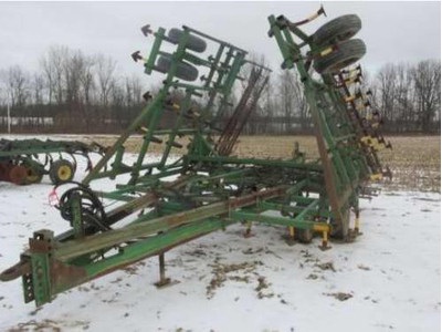 JOHN DEERE 960 30 FIELD CULTIVATOR WITH