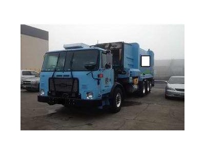 Garbage Truck, 2013 (ACX Sideloader)