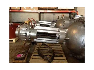 Gate Valves 30, 300 PSI. WCB Flanged , A-182 Forged Steel Seats , 13.5 CR Gear Operator