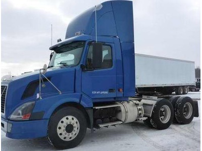 2006 Volvo Day Cab