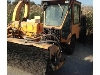 2004 Trackless MT5tD