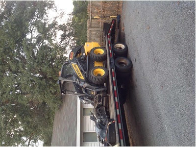 Real low hours 2013 new holland L 225