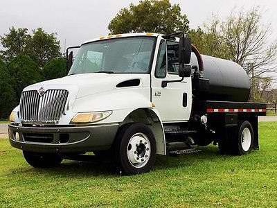 2006 International 1600 gal septic vac
