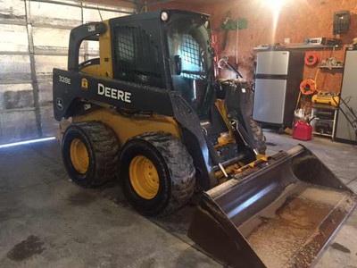 2013 John Deere 328e skid steer