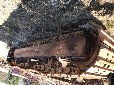 245 excavtor tracks and rails