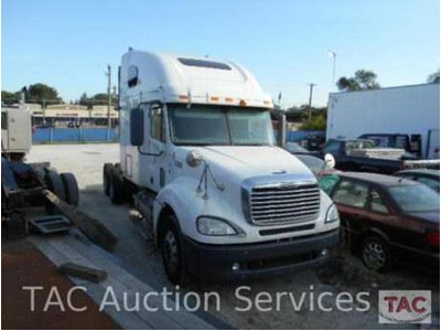 2007 Freightliner Columbia 
