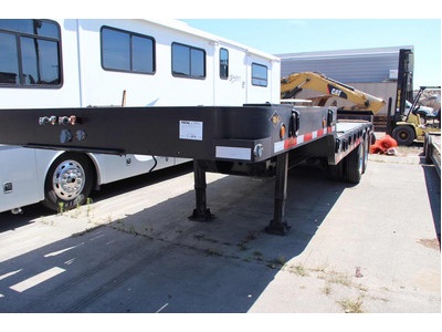 Cozad Tilt Trailer 8 Tire Wheel 35 ton 2