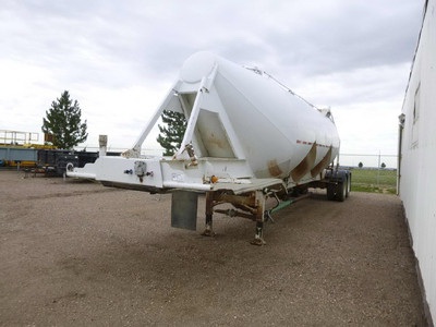 1979 FREUHAUF 985 Cu Ft Pneumatic #2604