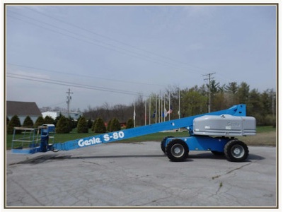 2002 GENIE S-80 4WD Gas Straight Boom