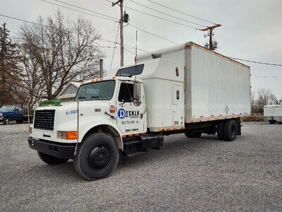 1996 International 4900 - Box Truck w/ S