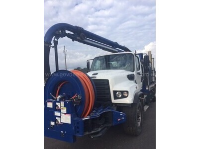 2015 Freightliner 114SD Vac-con Truck