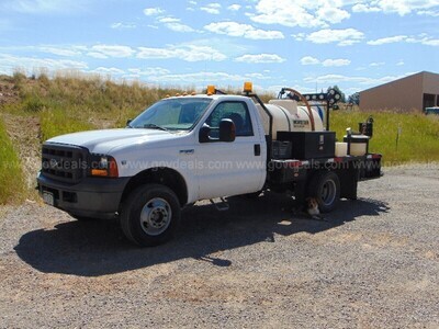 2005 Ford F-350 SD XL 4WD DRW