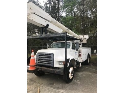 1998 Ford F800 Bucket Truck