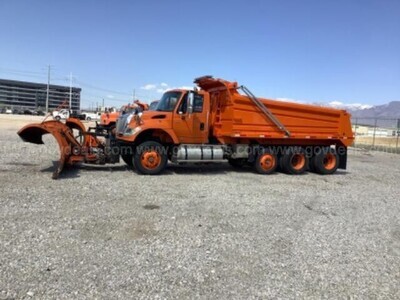 2005 INTERNATIONAL SF547 Dump Truck