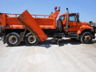 2003 International 7400 Dump Truck