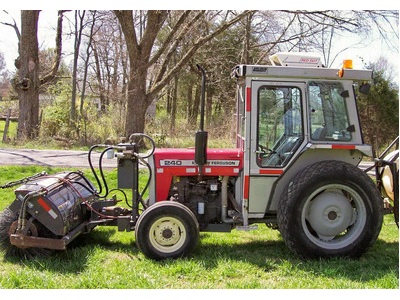 240 SW Massey tracter/Sweepster sweeper