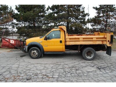 2006 Ford F-550 Regular Cab 4WD DRW