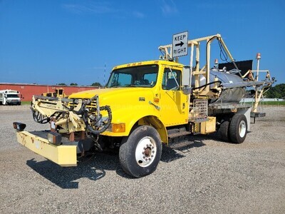 1997 International 4900 S/A Camera Truck
