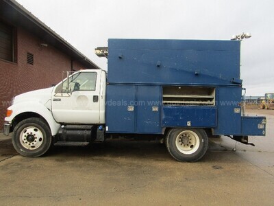 2010 Ford F-750 Regular Cab 2WD DRW