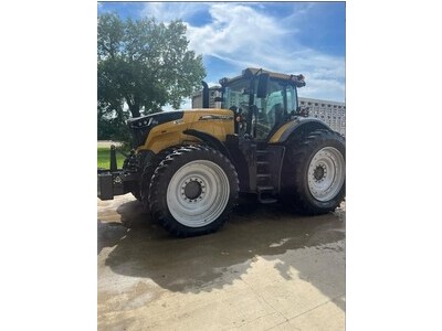 2017 Challenger 1038 Tractor 