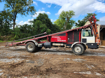 Stinger Stacker 4400 Bale Retriever