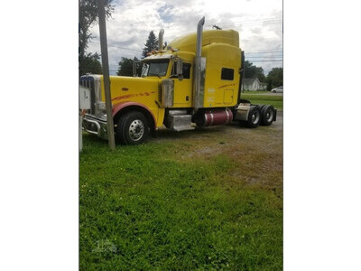  2010 Peterbilt 389 Semi-Tractor 
