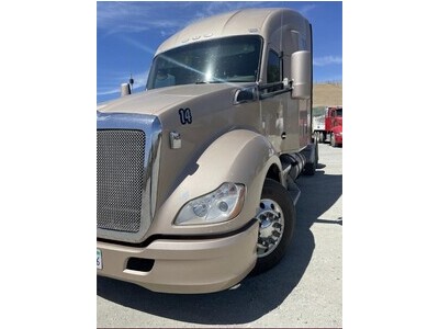 2014 Kenworth T680 Semi-Tractor 