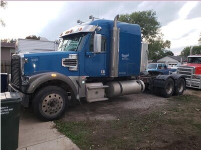 2013 Freightliner Coronado 122 SD 
