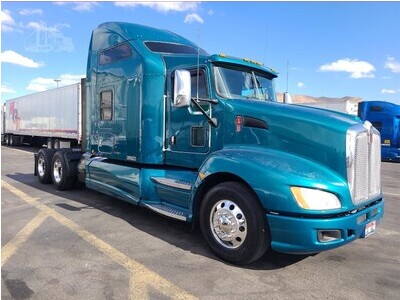 2011 Kenworth T660 Semi-Tractor