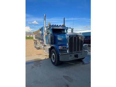 2015 Peterbilt 389 Dump Truck 
