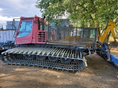 Piston Bully 200 snowcat