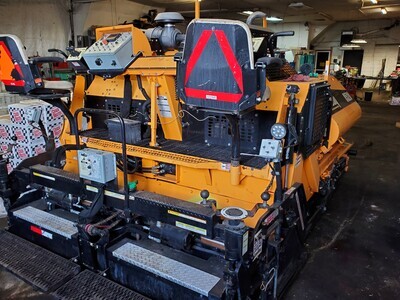 2017 LEEBOY PAVER 8520A - Only 1,241 hrs