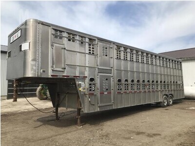 2009 Wilson Livestock Trailer