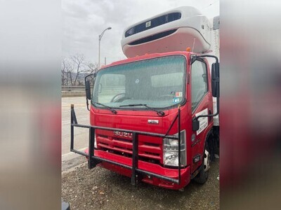 2014 Isuzu NPR Reefer/Refrigerated Truck